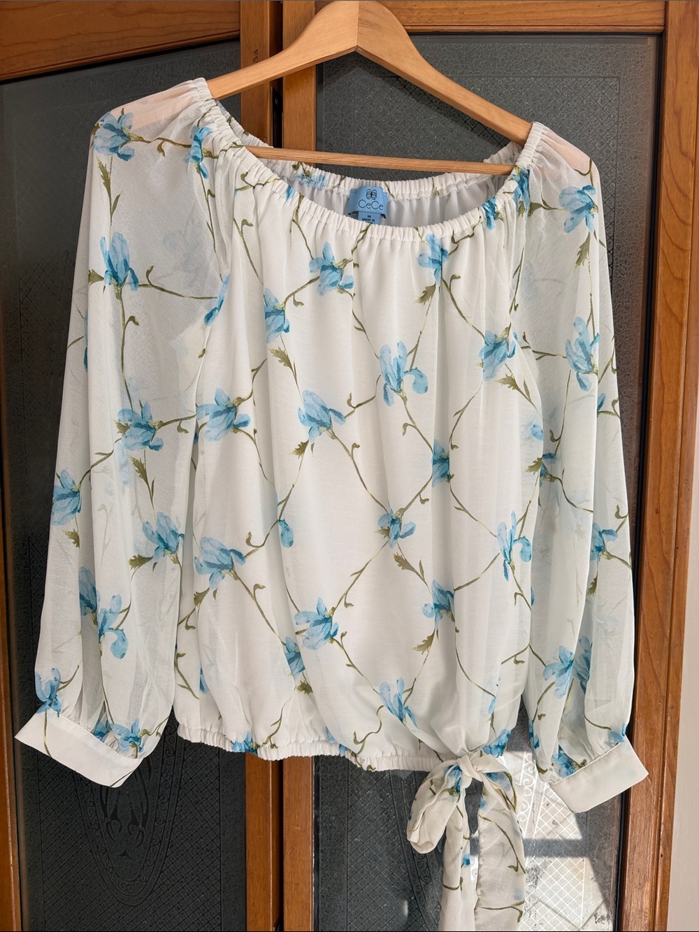 C&C California Cream Off-Shoulder Blouse with Blue Floral Print Med